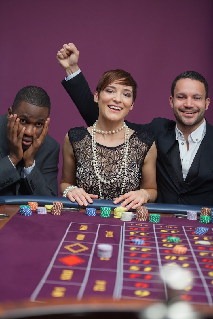 Pengguna menikmati taruhan sport dan casino lewat perangkat mobile dengan akses cepat dan antarmuka intuitif